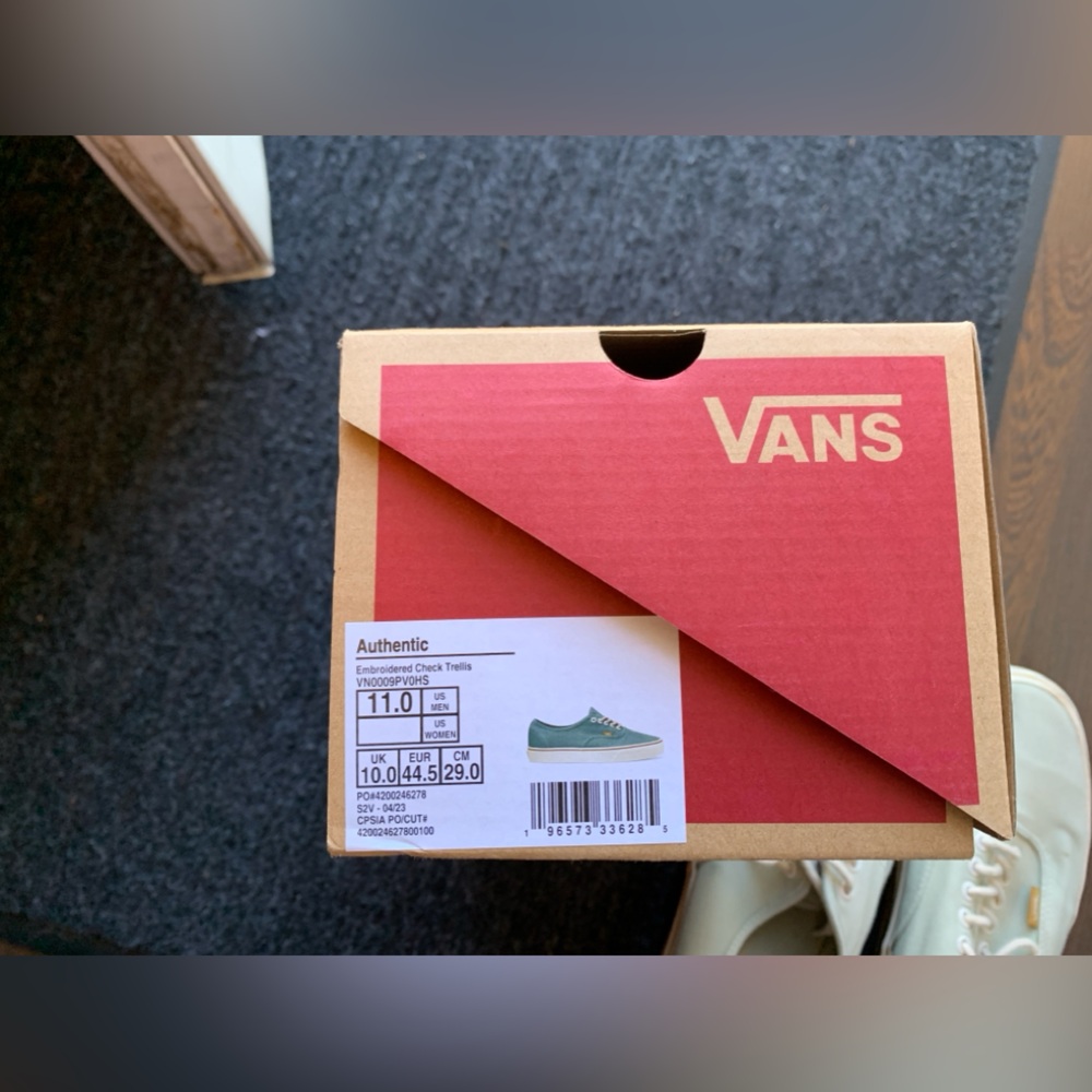Vans Authentic Size 11 - Picture 4 of 8
